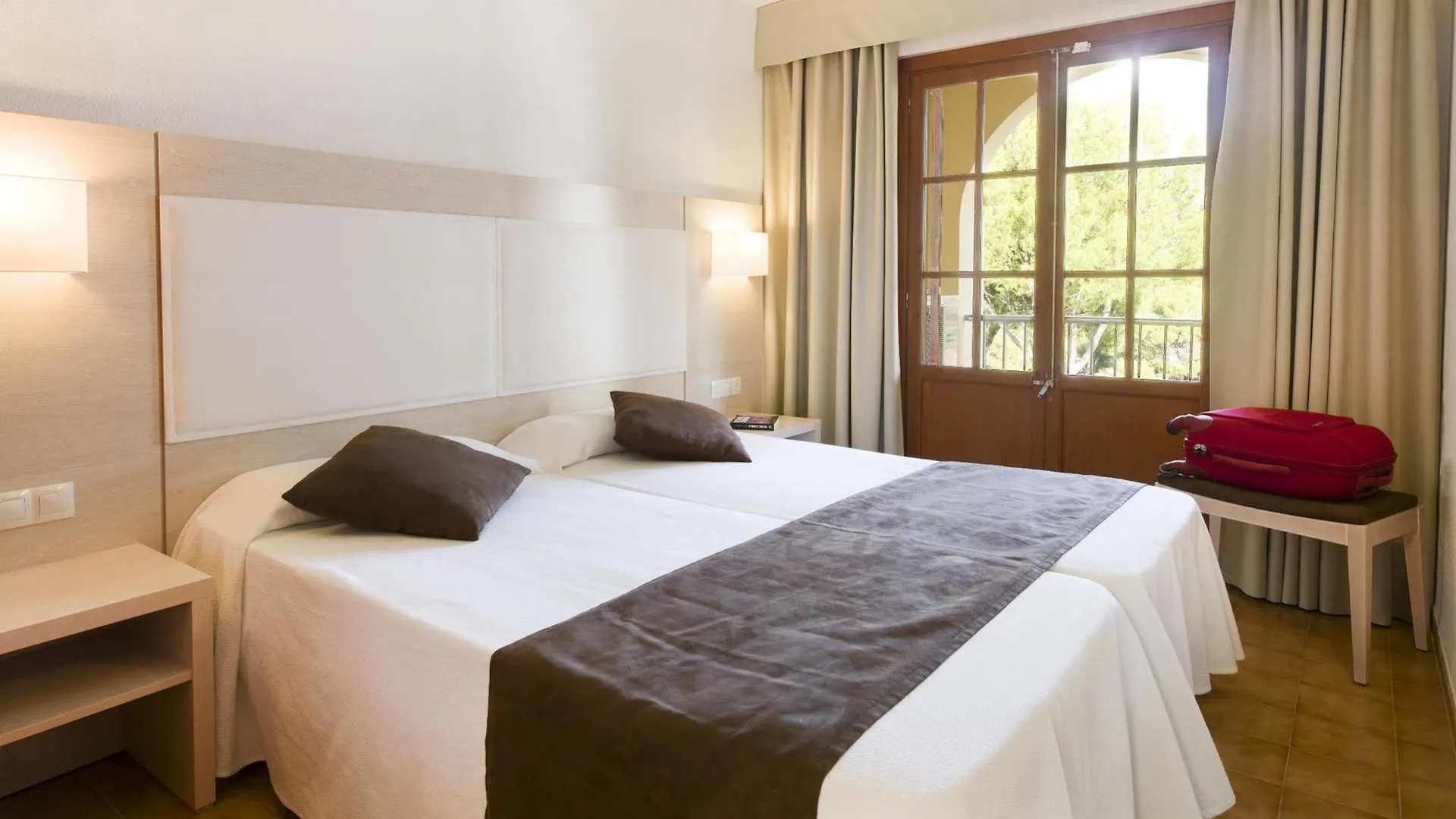 Apartamentos Casa Vida Santa Ponsa 0*,  Spain